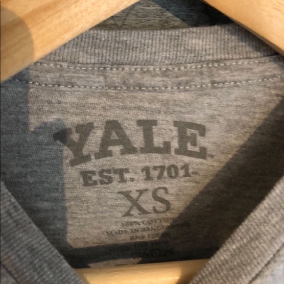 grey Yale shirt - Picture 2 of 2